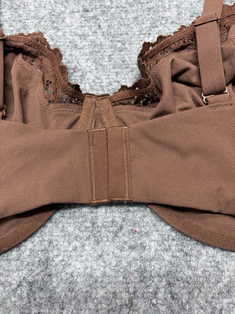 SKIMS Fits Everybody Lace Underwire Bra in Cocoa Size 46DD brand new with tags - Picture 8 of 9
